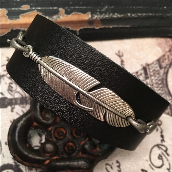 🎉HP🙏🏻✨ custom feather leather cuff ✨ - Picture 4 of 5