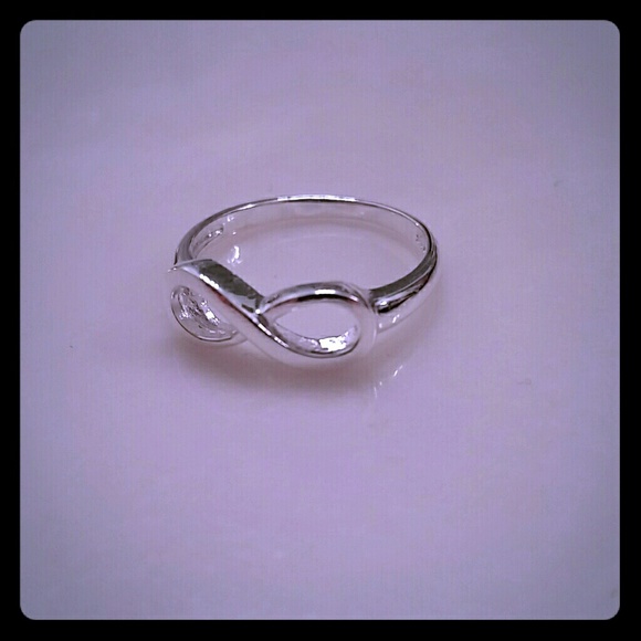 Sterling silver infinity loop ring US 7