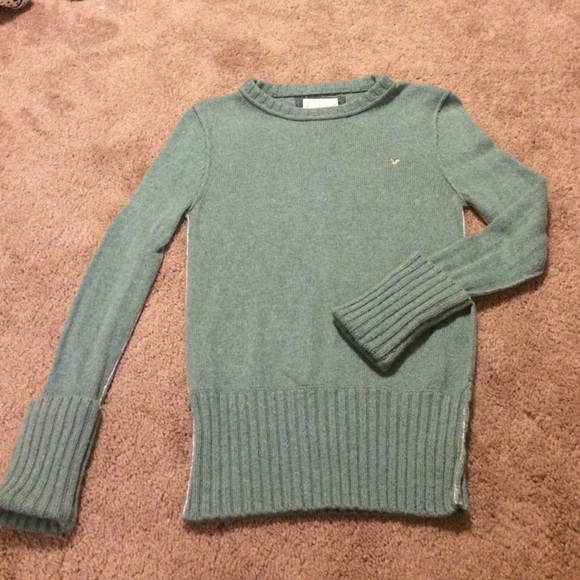 American Eagle sweater