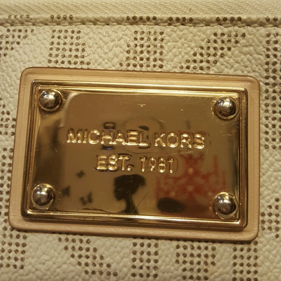 #####SOLD!!!!!Michael kors cosmetic bag - Picture 2 of 4
