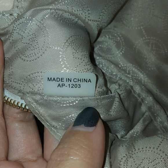 #####SOLD!!!!!Michael kors cosmetic bag - Picture 4 of 4