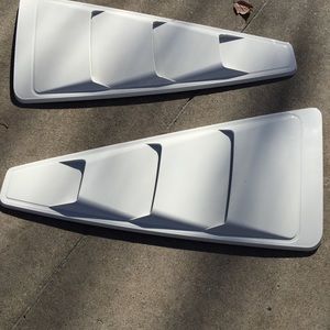 Quarter window louvers for Mustang 2005 /2009