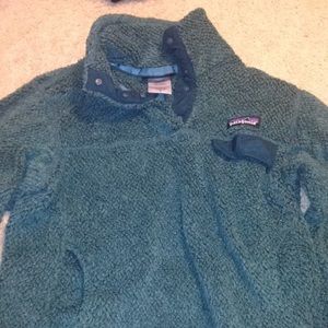 I am selling this because too small on me!!