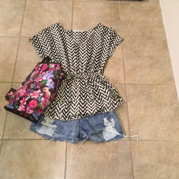 Hi-Lo Chevron Top