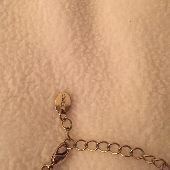 statement necklace - Picture 3 of 4