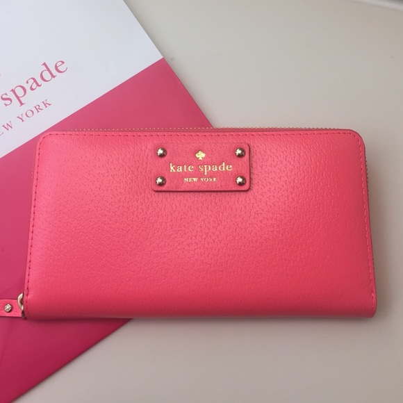 kate spade Handbags - 🎀HP🎀 Kate Spade Wallet