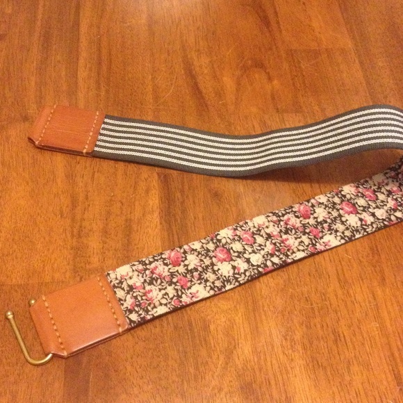 Reversible belt