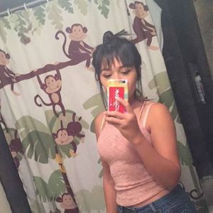 Meet your Posher, Alexis