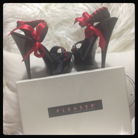 FLASH! Delight Stiletto Sexier Than Ever Pleaser๐ - Picture 3 of 4