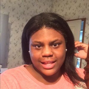 Meet your Posher, Kayla