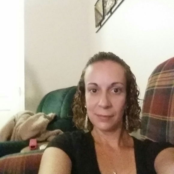 Meet your Posher, Lori - Picture 1 of 1