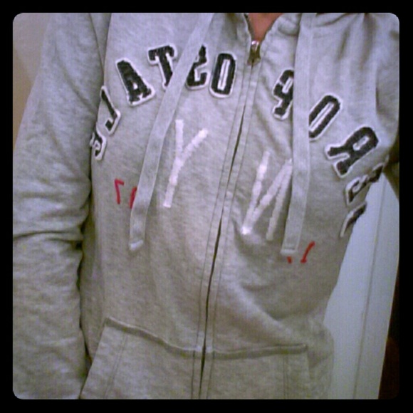 Grey Aeropostale hoodie size medium but fit small! - Picture 1 of 3