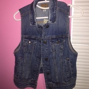 American Eagle Jean Vest
