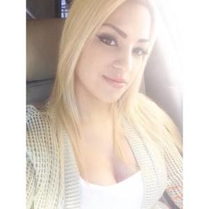 Meet your Posher, Yanet