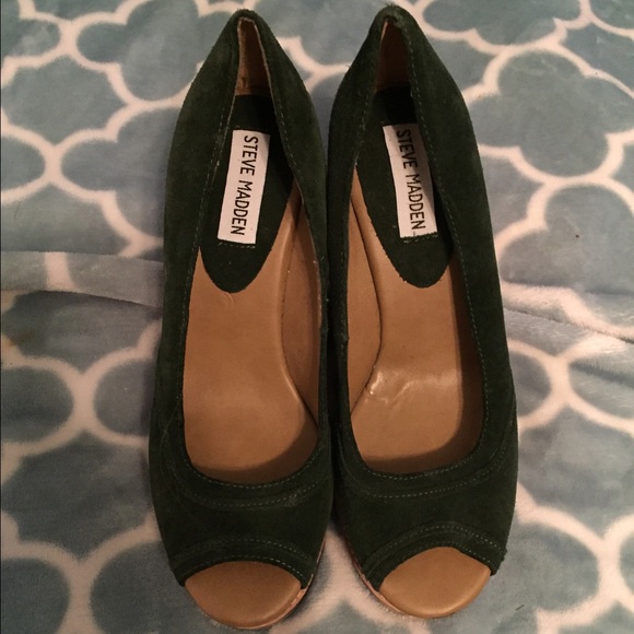 Steve Madden green wedges