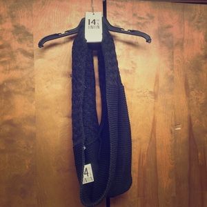 Chunky infinity scarf, black, NWT