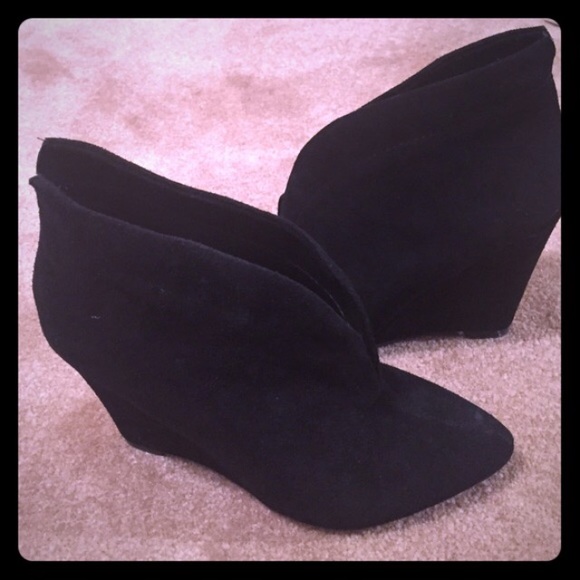 Steve Madden Shoes - Steve Madden Black Suede Booties