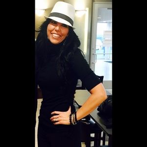 Meet your Posher, April