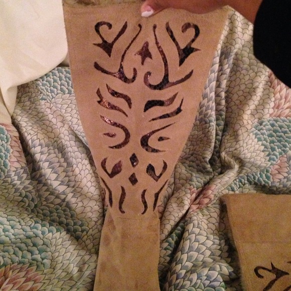 boots - Picture 2 of 4