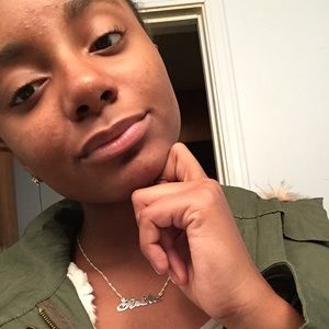 Meet your Posher, Arika