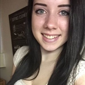 Meet your Posher, Caroline