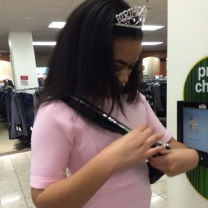 Meet your Posher, Donya