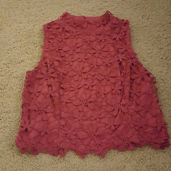Laced high cut crop