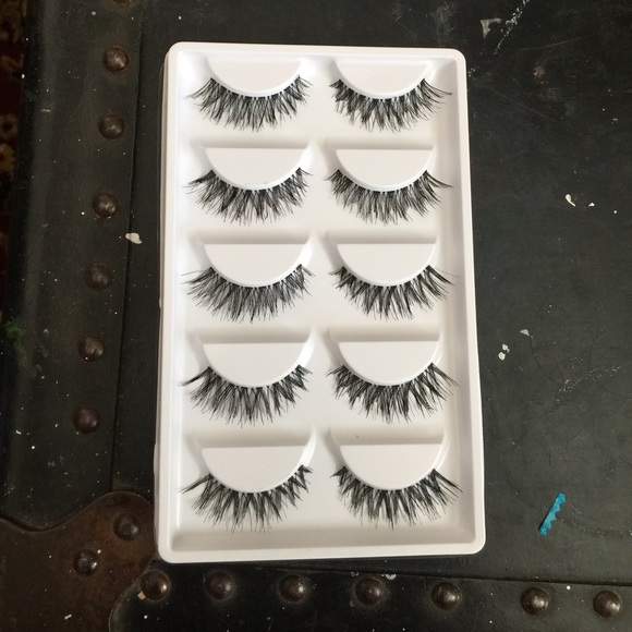 Set of 5 pairs of fake eyelashes 100% Silk