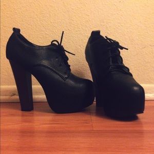 F21 high platform heels
