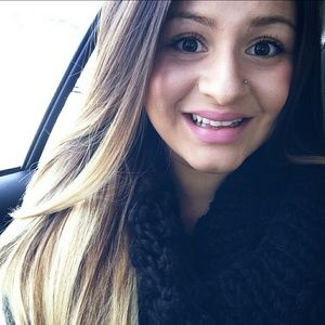 Meet your Posher, Andrea