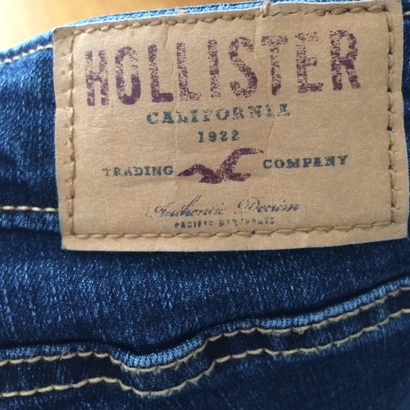Hollister Bryden Skinny Jeans(destroyed dark wash) - Picture 3 of 3