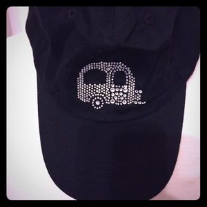 Black baseball cap w/rhinestone camper