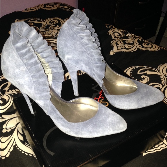 Carlos Santana blue suede heels