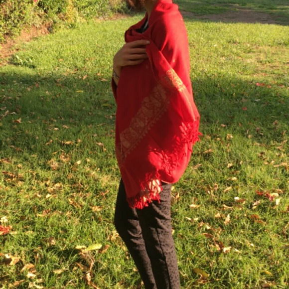 Handmade Embroidered Shawl - Picture 2 of 2