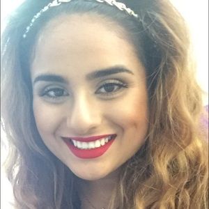 Meet your Posher, Jazmin