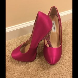 Steve Madden Partyy-R Pump