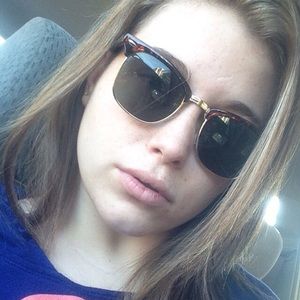 Meet your Posher, Macy