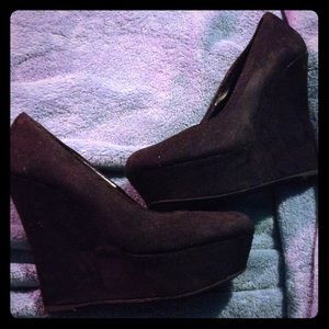 Brash black talk wedges