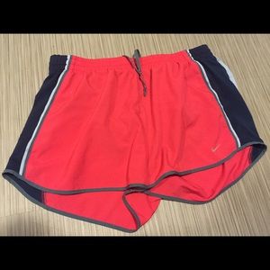 💥 SOLD 💥 Nike Coral Dri-fit shorts