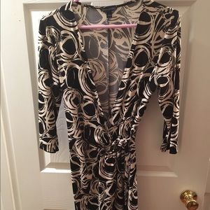 Graphic Print Wrap Dress