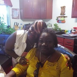 Meet your Posher, Elaine