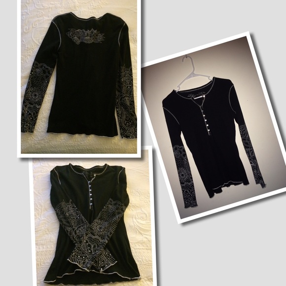 ❗️new listing❗Black cotton Henley by Aventura.