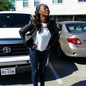 Meet your Posher, Faith