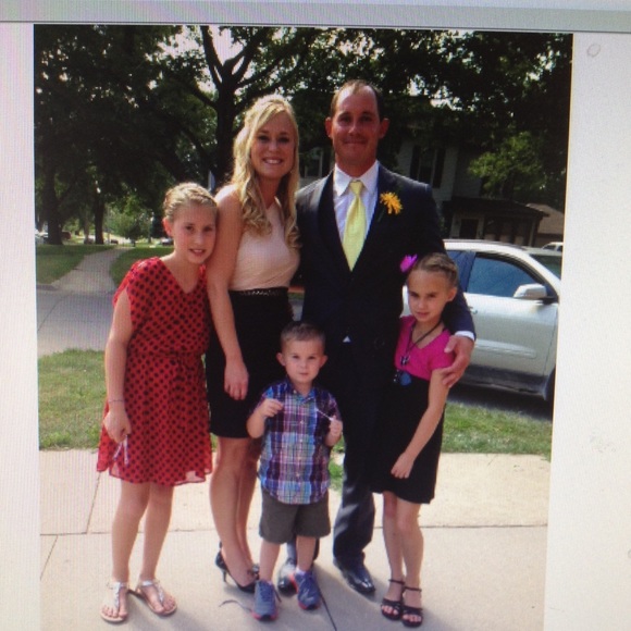 Meet your Posher, Sara - Picture 2 of 4