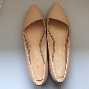 Cream ALDO flats size 8 like new condition