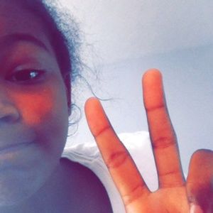 Meet your Posher, Layla