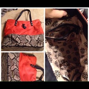 Jessica Simpson purse