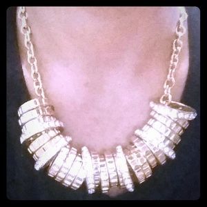 Extraordinary! Gold Necklace & hoop earrings