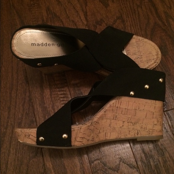 NWOT Madden Girl Nautic Platforms - Picture 1 of 3