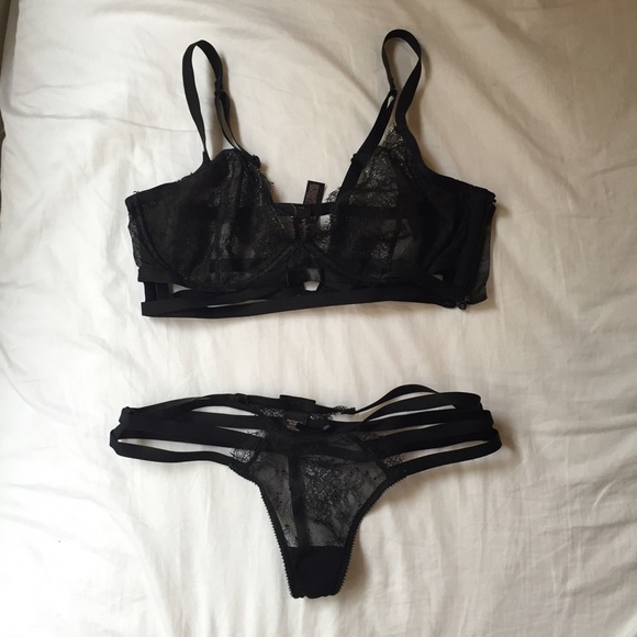 BUNDLE 🎀VICTORIA SECRET🎀 VERY SEXY UNLINE PLUNGE - Picture 3 of 4